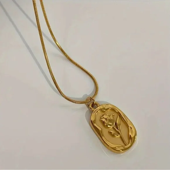 Tulip flower 18k gold plated pendant necklace. New. - Picture 7 of 13